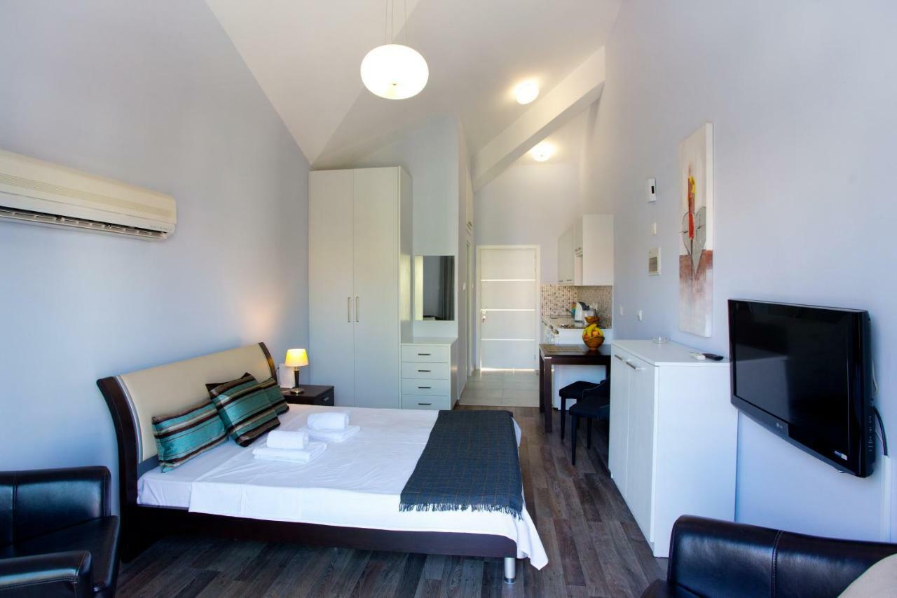 Galatex Beach Living By Trulycyprus Λεμεσός Εξωτερικό φωτογραφία